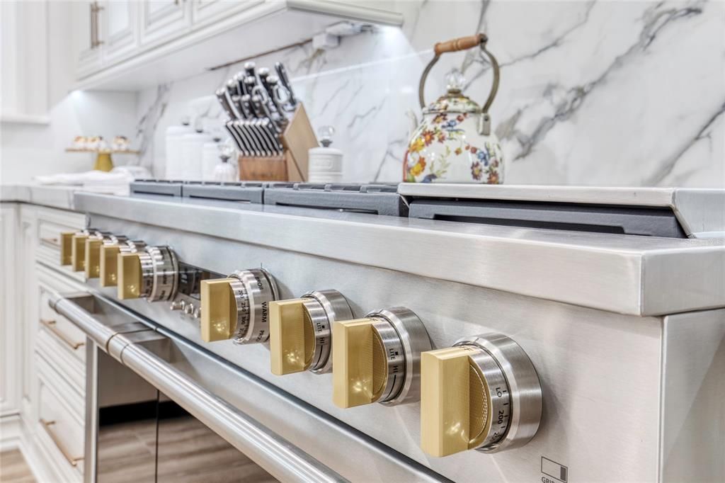 En Venta: $1,995,000 (3 camas, 2 baños, 3310 Pies cuadrados)