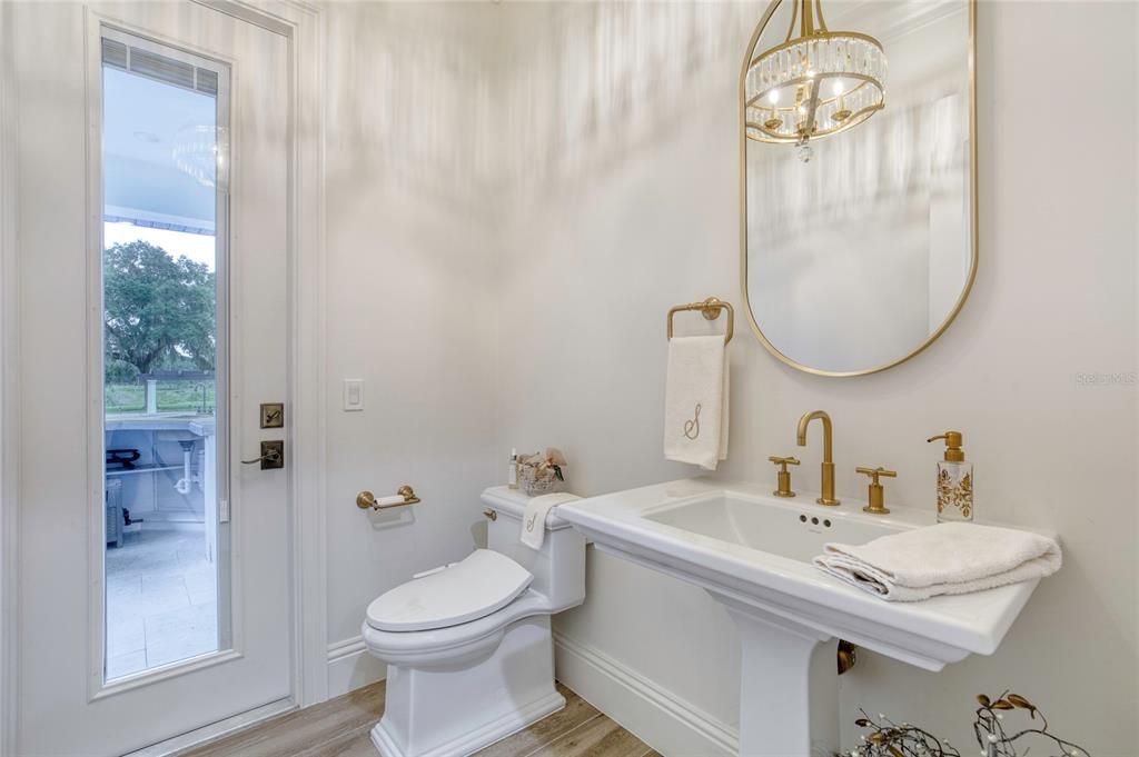 En Venta: $1,995,000 (3 camas, 2 baños, 3310 Pies cuadrados)