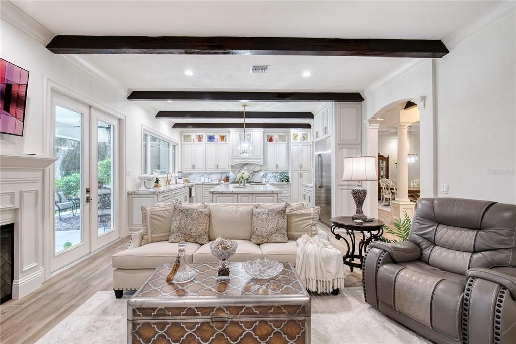 En Venta: $1,995,000 (3 camas, 2 baños, 3310 Pies cuadrados)