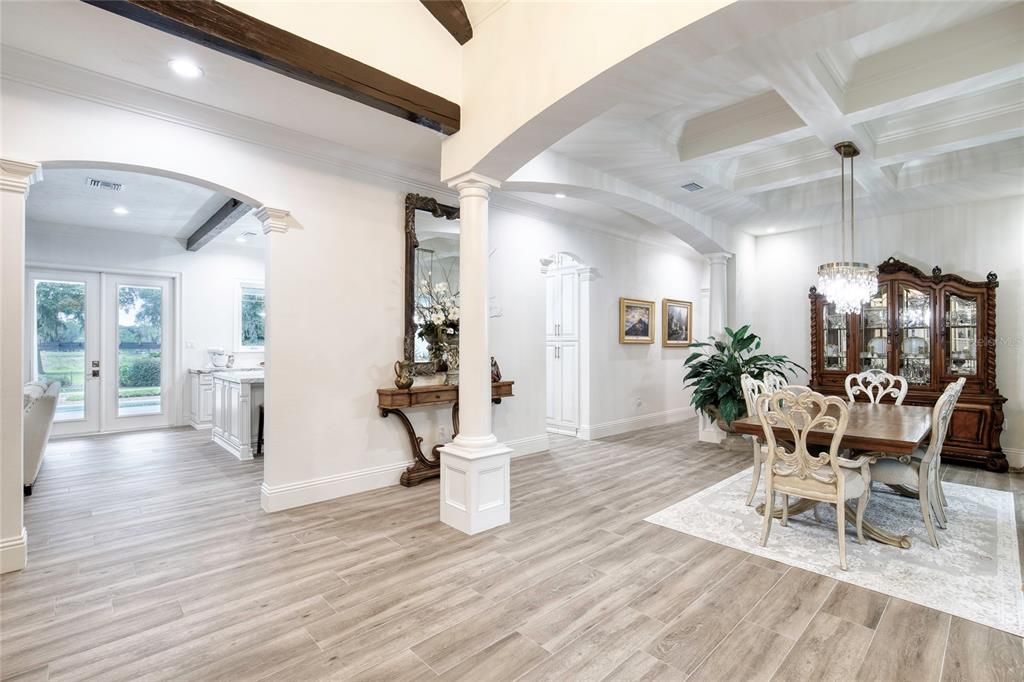 En Venta: $1,995,000 (3 camas, 2 baños, 3310 Pies cuadrados)