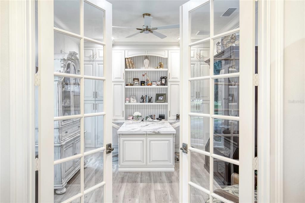 En Venta: $1,995,000 (3 camas, 2 baños, 3310 Pies cuadrados)