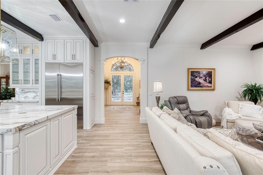 En Venta: $1,995,000 (3 camas, 2 baños, 3310 Pies cuadrados)