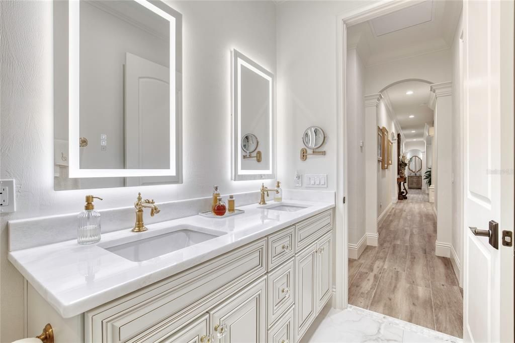 En Venta: $1,995,000 (3 camas, 2 baños, 3310 Pies cuadrados)