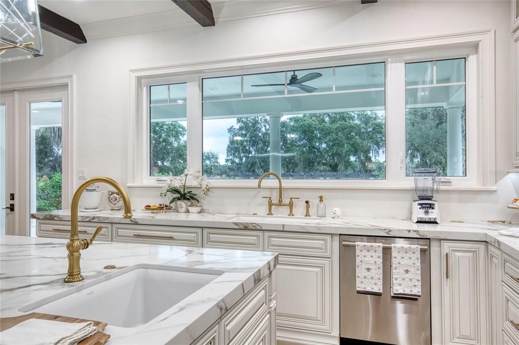 En Venta: $1,995,000 (3 camas, 2 baños, 3310 Pies cuadrados)