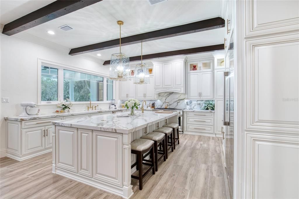 En Venta: $1,995,000 (3 camas, 2 baños, 3310 Pies cuadrados)