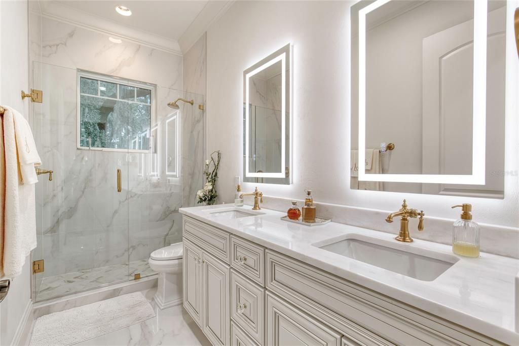 En Venta: $1,995,000 (3 camas, 2 baños, 3310 Pies cuadrados)