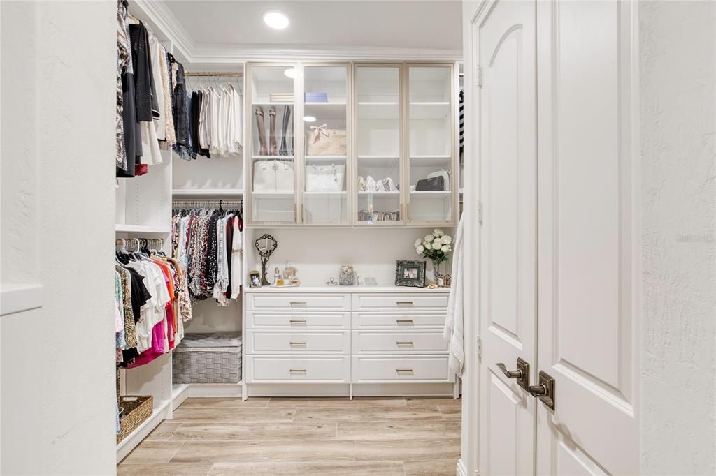 En Venta: $1,995,000 (3 camas, 2 baños, 3310 Pies cuadrados)