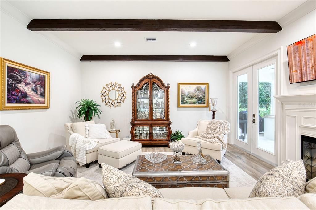 En Venta: $1,995,000 (3 camas, 2 baños, 3310 Pies cuadrados)