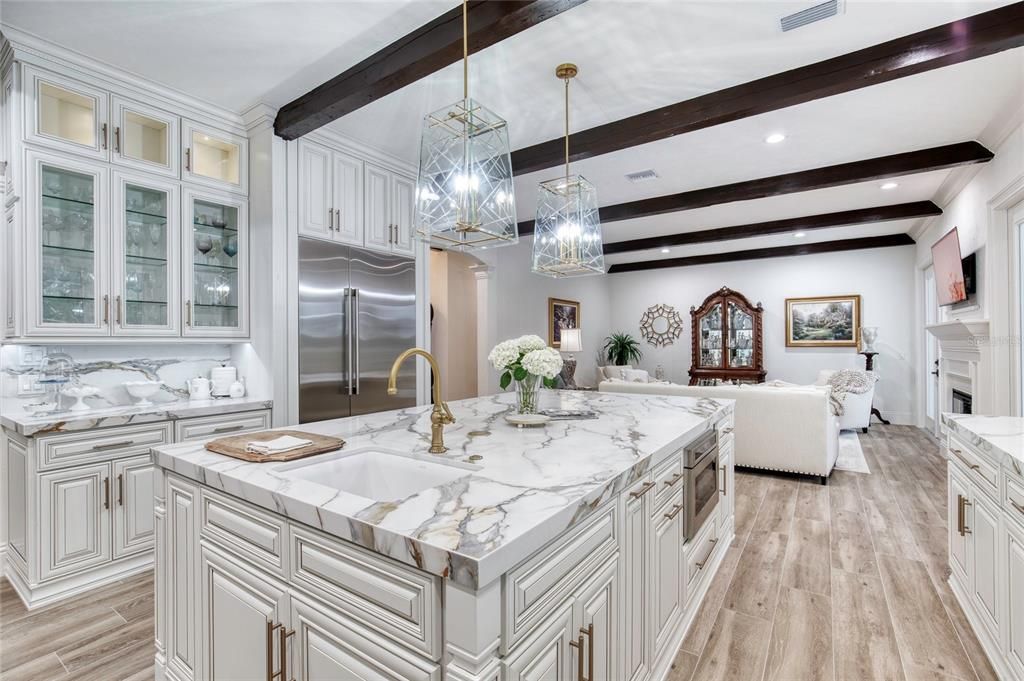 En Venta: $1,995,000 (3 camas, 2 baños, 3310 Pies cuadrados)