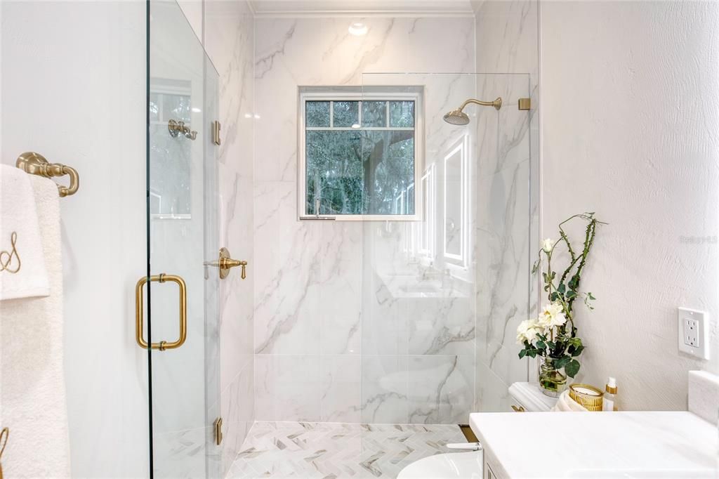 En Venta: $1,995,000 (3 camas, 2 baños, 3310 Pies cuadrados)