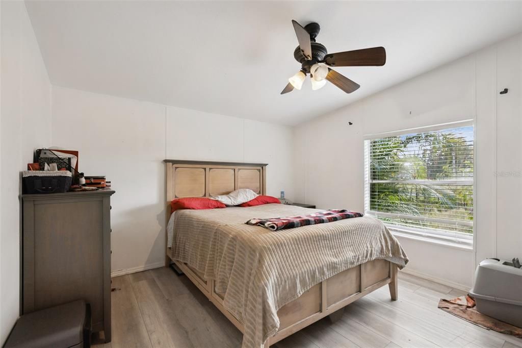 Activo con contrato: $250,000 (3 camas, 2 baños, 1560 Pies cuadrados)