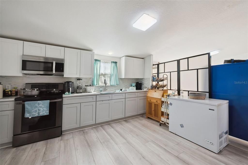 Activo con contrato: $250,000 (3 camas, 2 baños, 1560 Pies cuadrados)