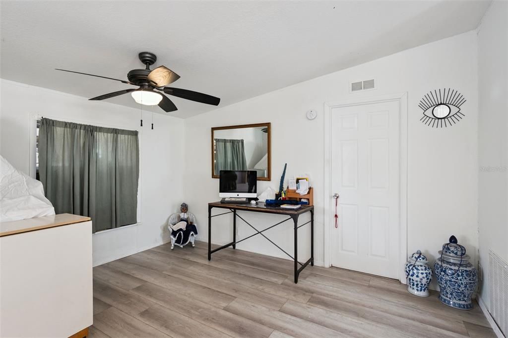 Activo con contrato: $250,000 (3 camas, 2 baños, 1560 Pies cuadrados)