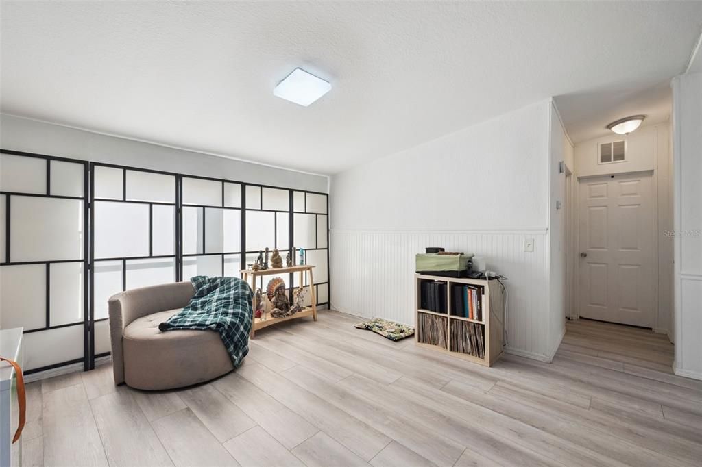 Activo con contrato: $250,000 (3 camas, 2 baños, 1560 Pies cuadrados)