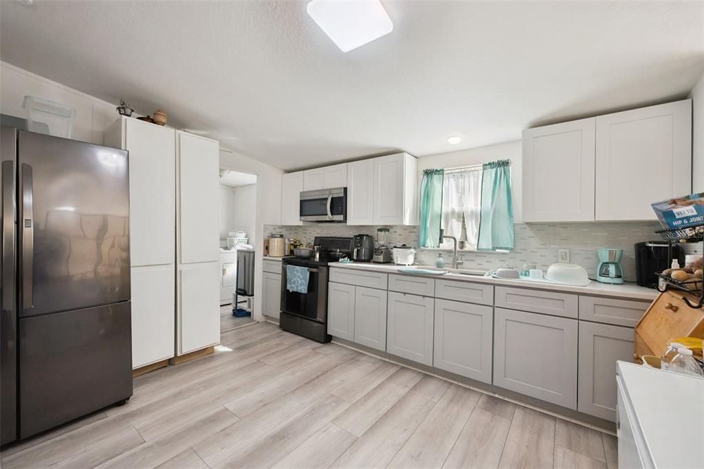 Activo con contrato: $250,000 (3 camas, 2 baños, 1560 Pies cuadrados)