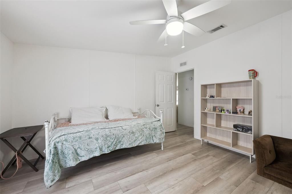 Activo con contrato: $250,000 (3 camas, 2 baños, 1560 Pies cuadrados)