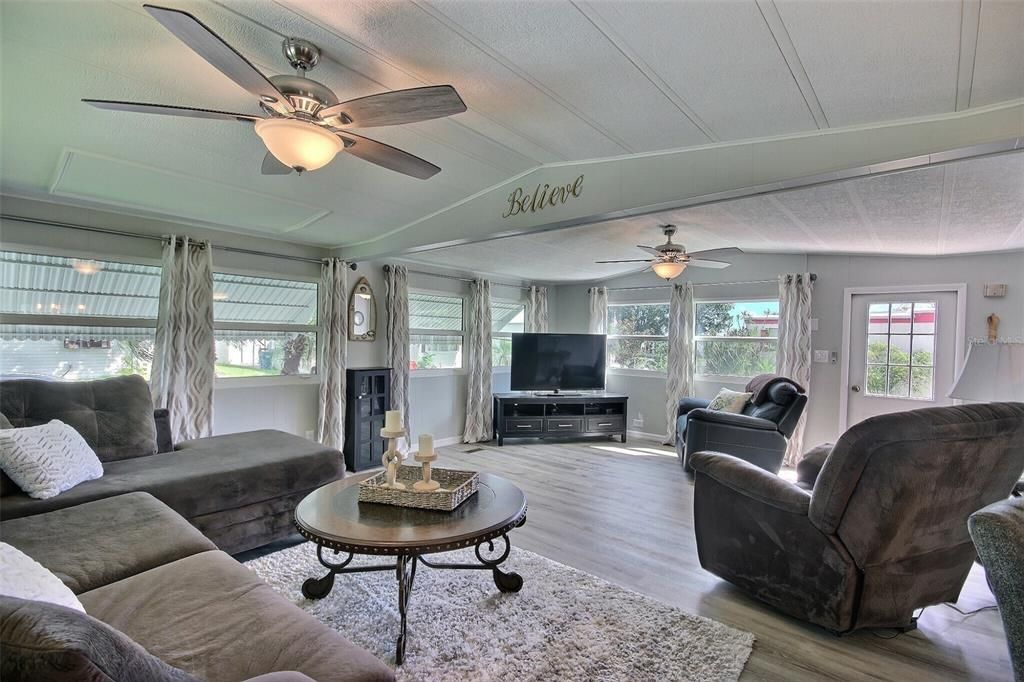 En Venta: $125,000 (2 camas, 1 baños, 924 Pies cuadrados)