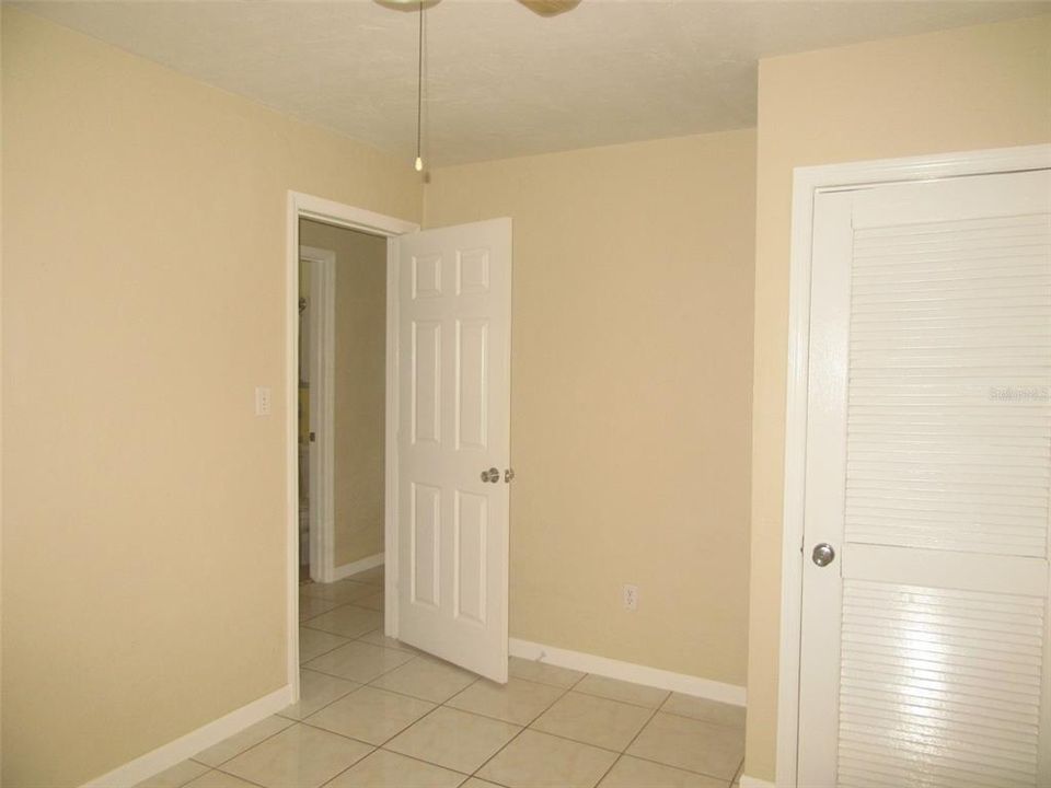 На продажу: $149,900 (2 спален, 1 ванн, 616 Квадратных фут)