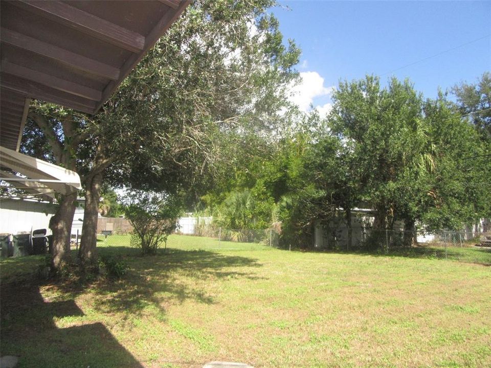 На продажу: $149,900 (2 спален, 1 ванн, 616 Квадратных фут)