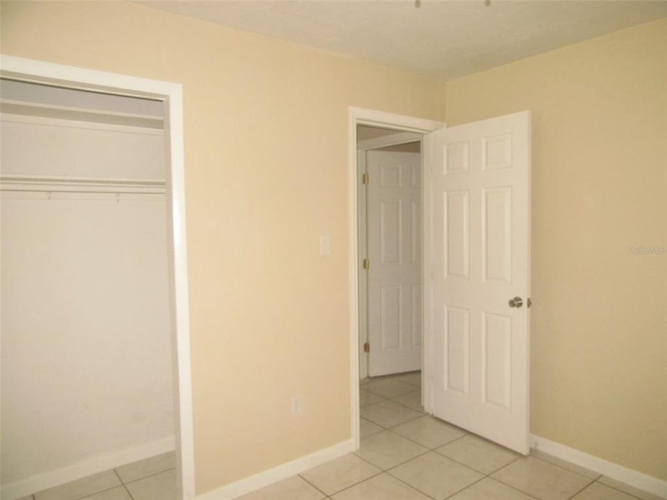 На продажу: $149,900 (2 спален, 1 ванн, 616 Квадратных фут)