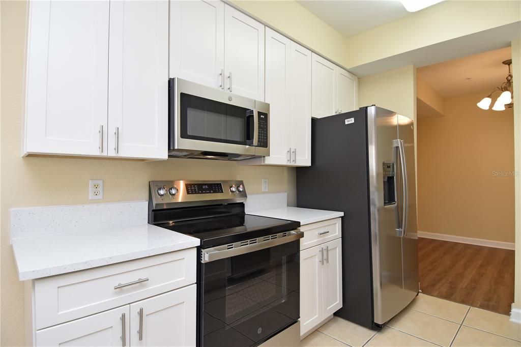 Activo con contrato: $294,000 (3 camas, 2 baños, 1438 Pies cuadrados)