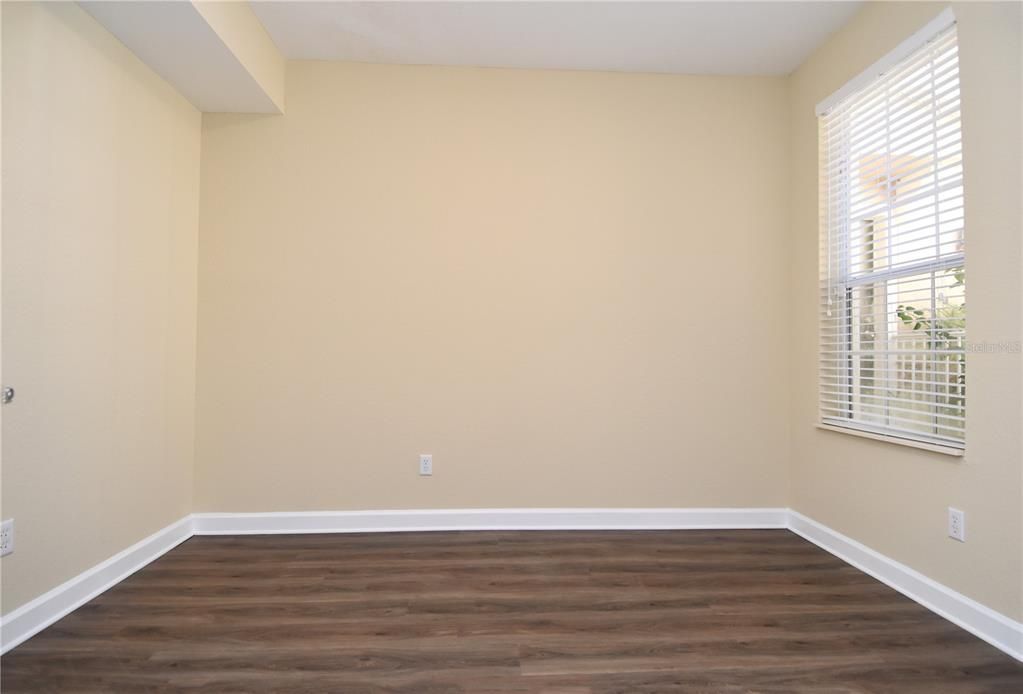 Activo con contrato: $294,000 (3 camas, 2 baños, 1438 Pies cuadrados)