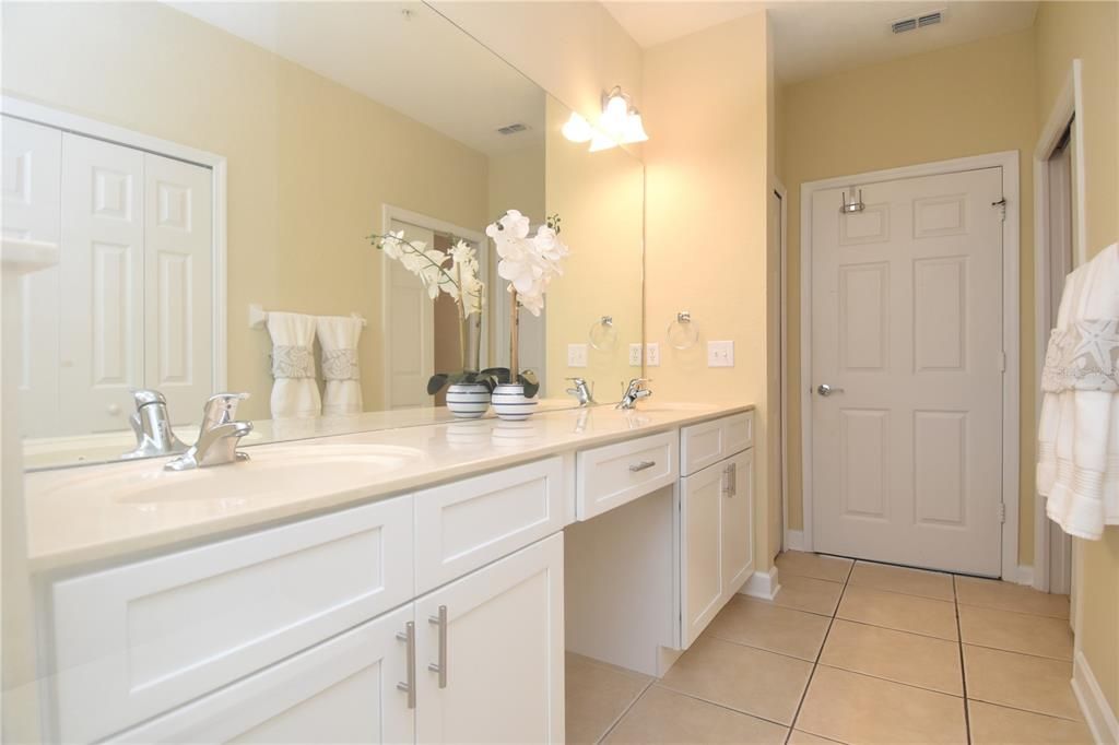 Activo con contrato: $294,000 (3 camas, 2 baños, 1438 Pies cuadrados)