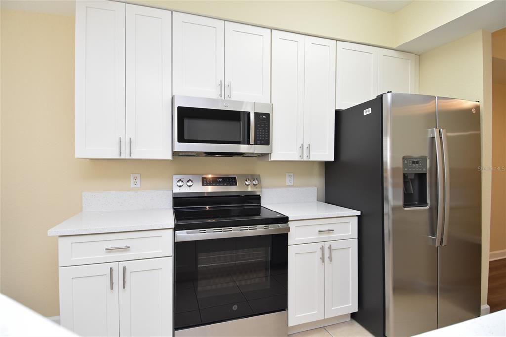 Activo con contrato: $294,000 (3 camas, 2 baños, 1438 Pies cuadrados)