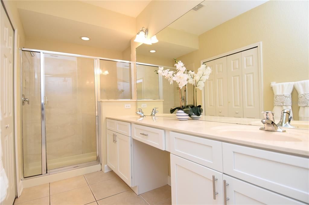 Activo con contrato: $294,000 (3 camas, 2 baños, 1438 Pies cuadrados)