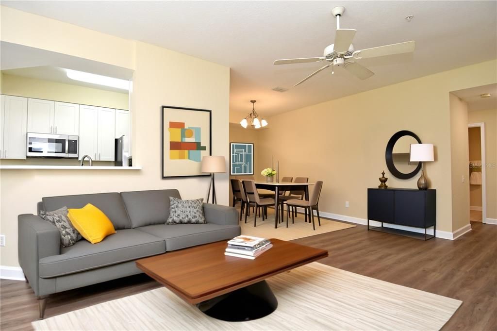 Activo con contrato: $294,000 (3 camas, 2 baños, 1438 Pies cuadrados)