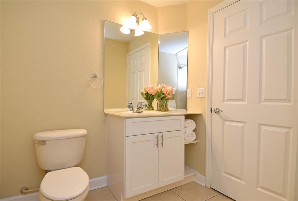 Activo con contrato: $294,000 (3 camas, 2 baños, 1438 Pies cuadrados)