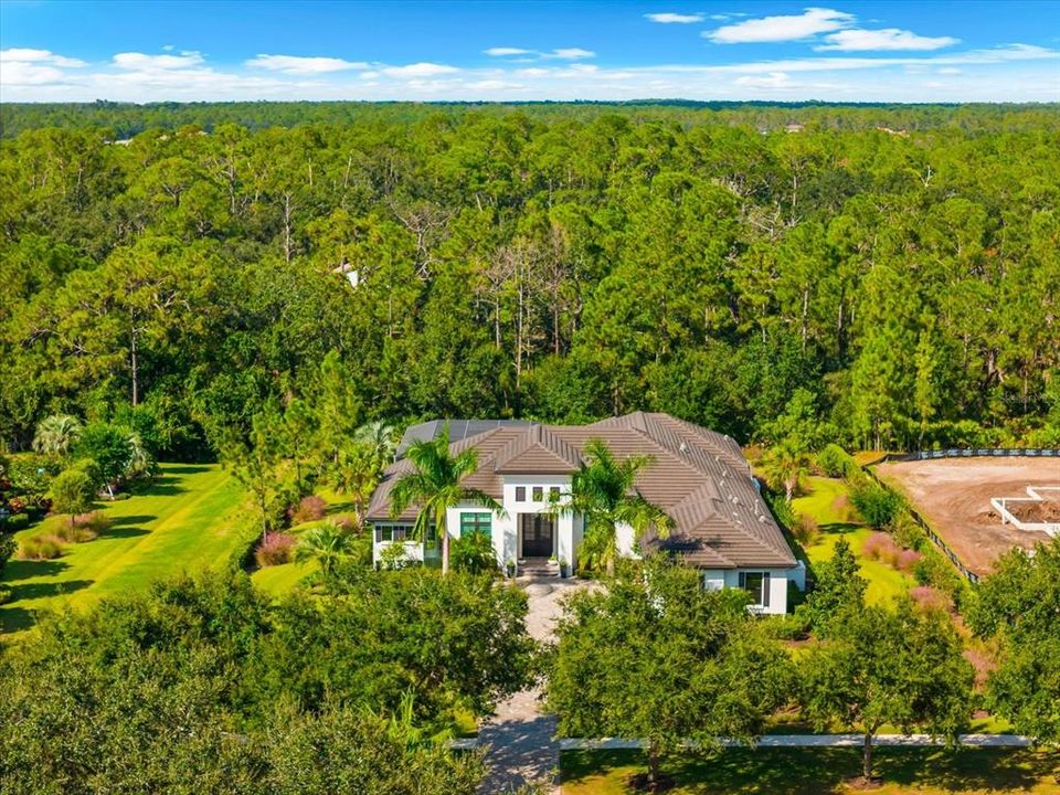 合同活跃: $4,500,000 (4 贝兹, 4 浴室, 4007 平方英尺)