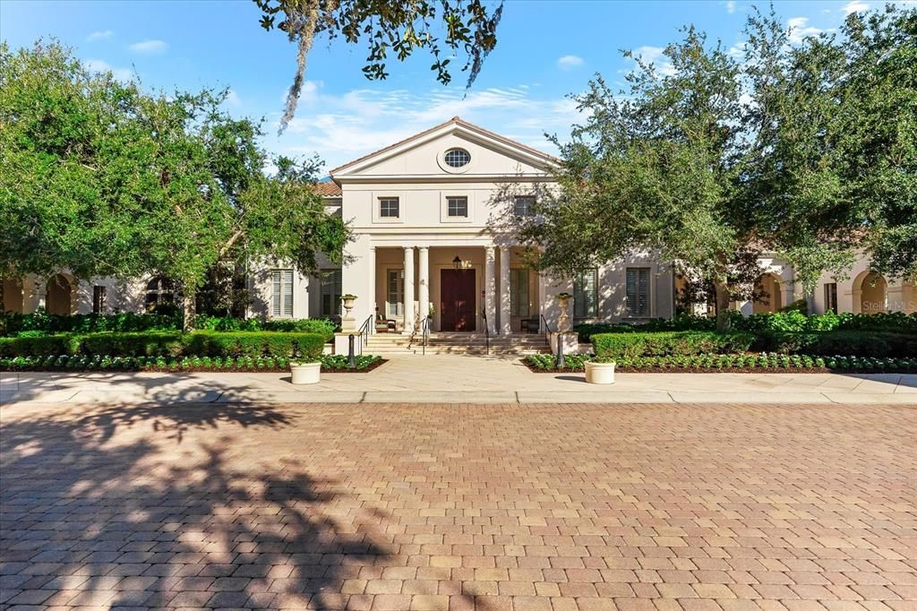 合同活跃: $4,500,000 (4 贝兹, 4 浴室, 4007 平方英尺)