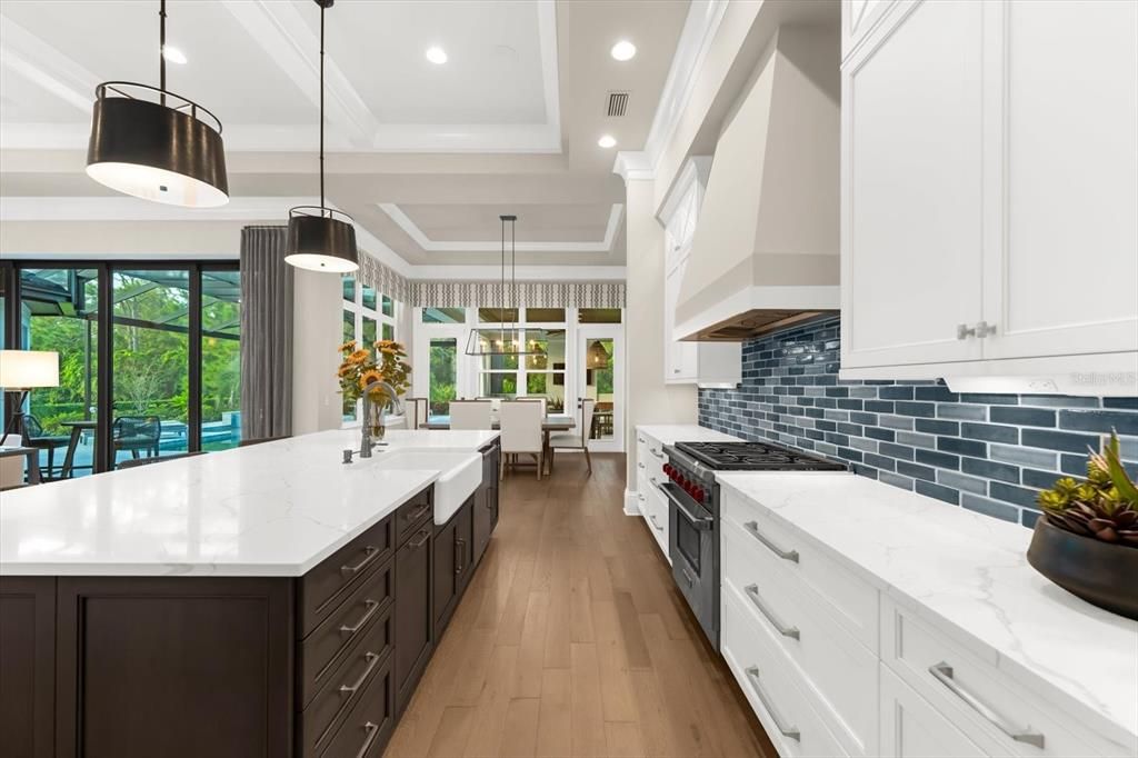 合同活跃: $4,500,000 (4 贝兹, 4 浴室, 4007 平方英尺)