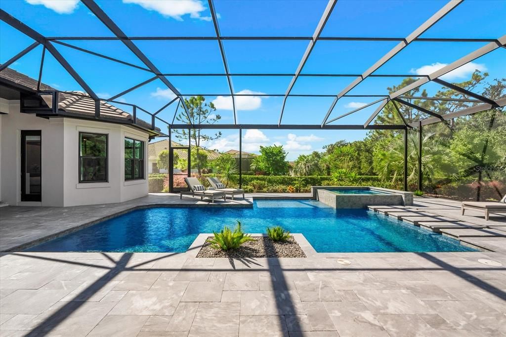 合同活跃: $4,500,000 (4 贝兹, 4 浴室, 4007 平方英尺)