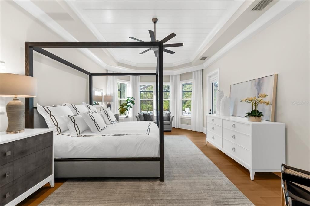 合同活跃: $4,500,000 (4 贝兹, 4 浴室, 4007 平方英尺)