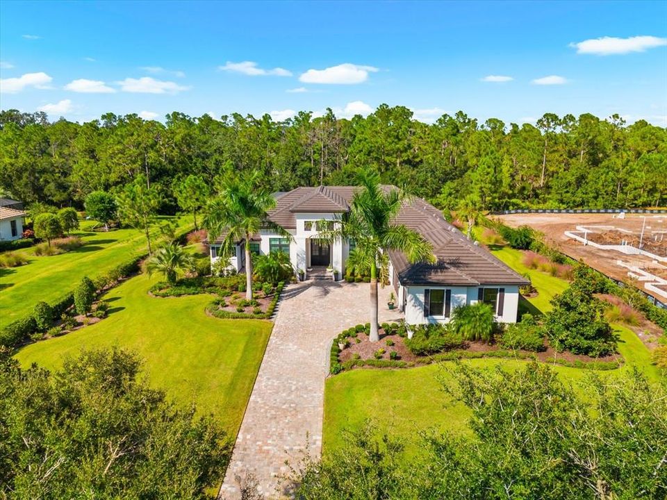 合同活跃: $4,500,000 (4 贝兹, 4 浴室, 4007 平方英尺)