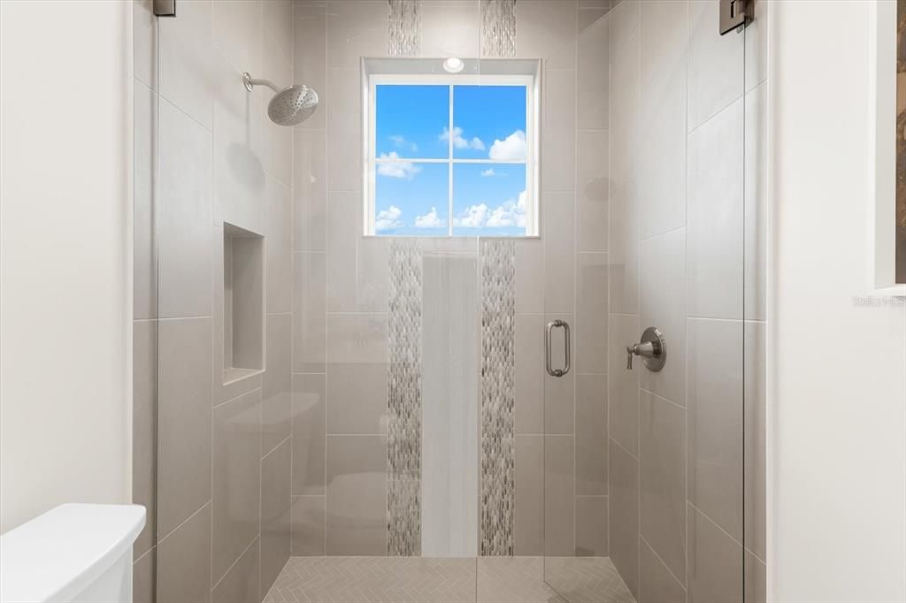 合同活跃: $4,500,000 (4 贝兹, 4 浴室, 4007 平方英尺)