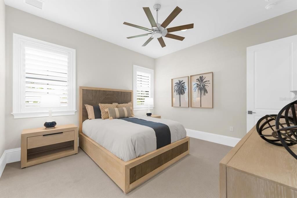 合同活跃: $4,500,000 (4 贝兹, 4 浴室, 4007 平方英尺)