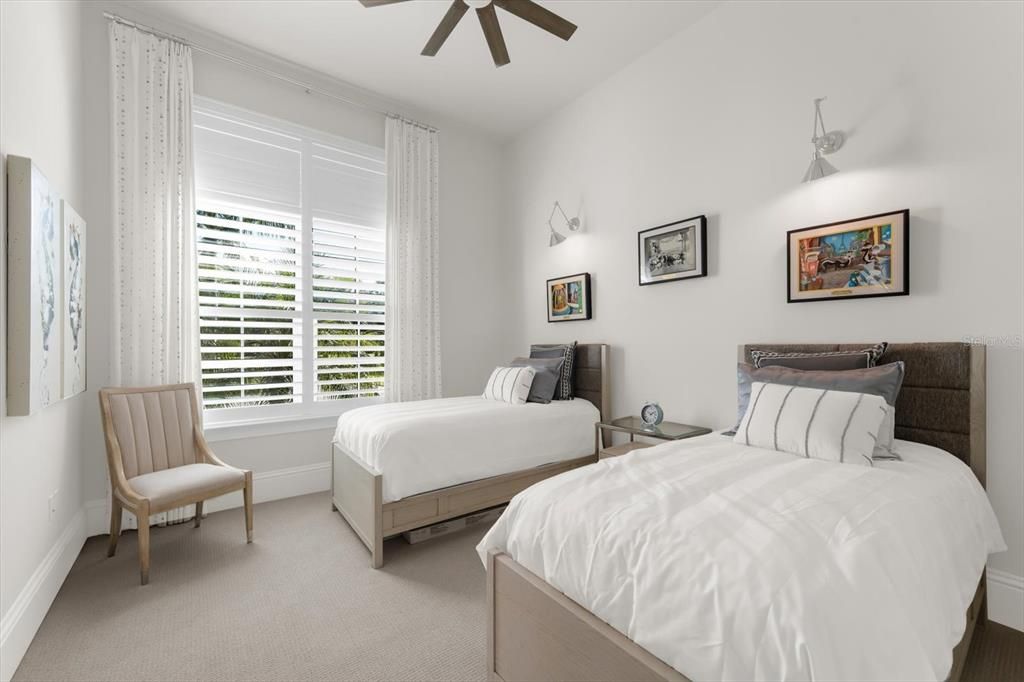 合同活跃: $4,500,000 (4 贝兹, 4 浴室, 4007 平方英尺)