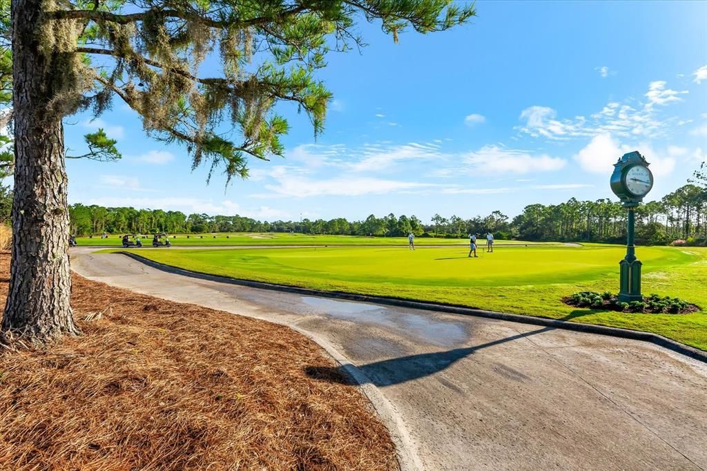 合同活跃: $4,500,000 (4 贝兹, 4 浴室, 4007 平方英尺)