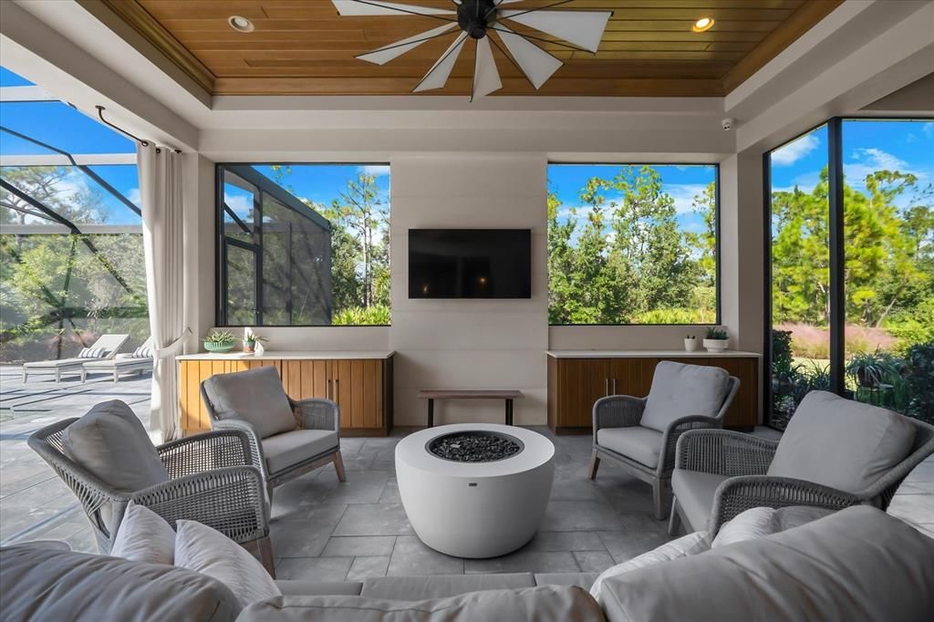 合同活跃: $4,500,000 (4 贝兹, 4 浴室, 4007 平方英尺)