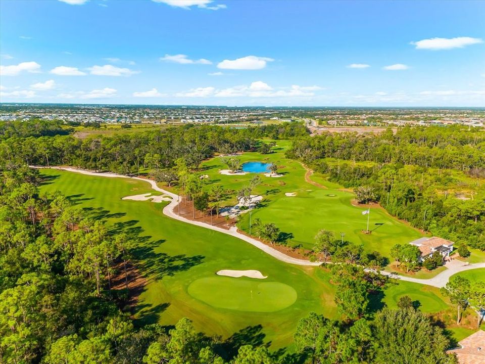 合同活跃: $4,500,000 (4 贝兹, 4 浴室, 4007 平方英尺)