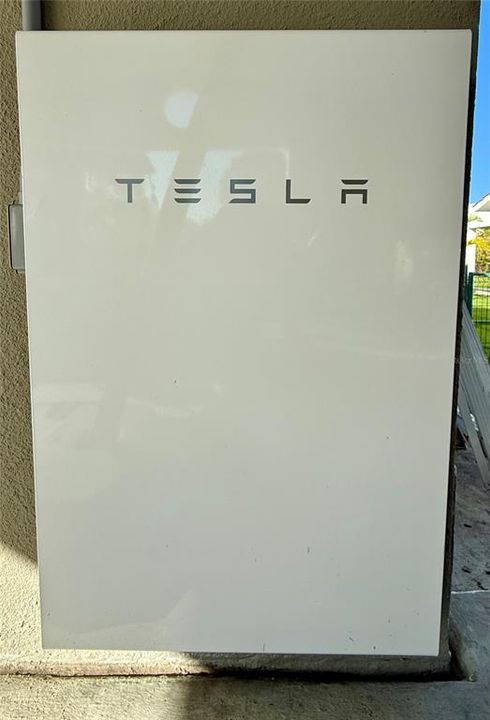 Под контрактом: $1,325,000 (4 спален, 3 ванн, 2900 Квадратных фут)