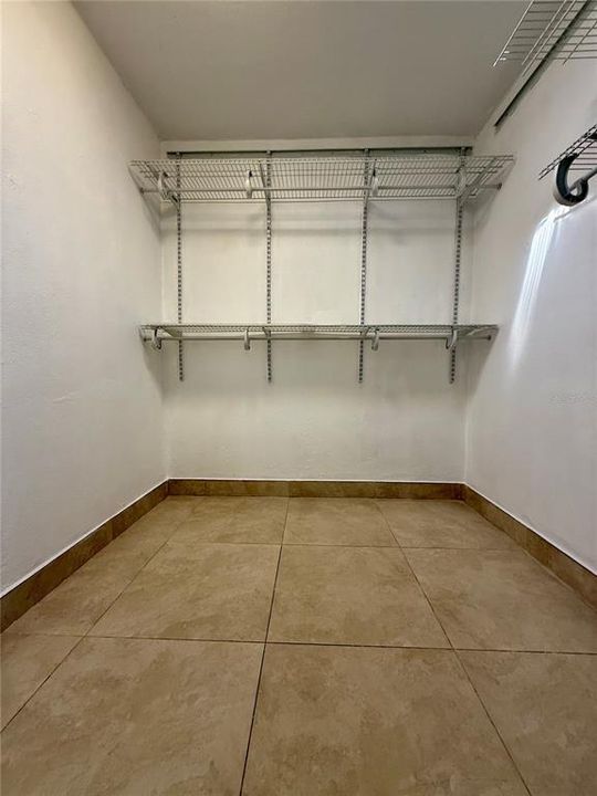 Под контрактом: $1,325,000 (4 спален, 3 ванн, 2900 Квадратных фут)