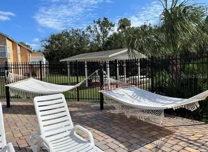 合同活跃: $235,000 (3 贝兹, 2 浴室, 1220 平方英尺)