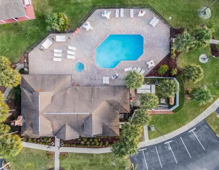 合同活跃: $235,000 (3 贝兹, 2 浴室, 1220 平方英尺)