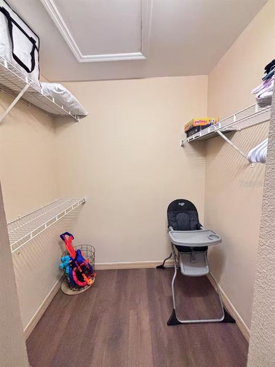 合同活跃: $235,000 (3 贝兹, 2 浴室, 1220 平方英尺)