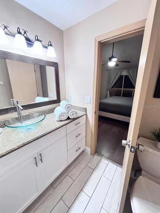 合同活跃: $235,000 (3 贝兹, 2 浴室, 1220 平方英尺)