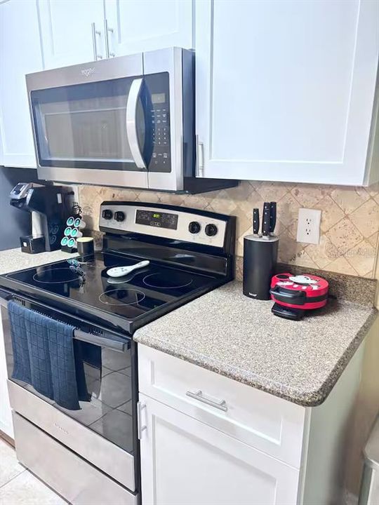 合同活跃: $235,000 (3 贝兹, 2 浴室, 1220 平方英尺)